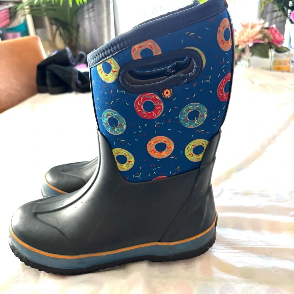 Bogs Blue Multi Donut Waterproof Boots Blue Pink Yellow SZ 4 Youth Good Cond